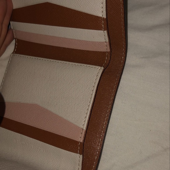 Michael Kors Wallet - Picture 4 of 7